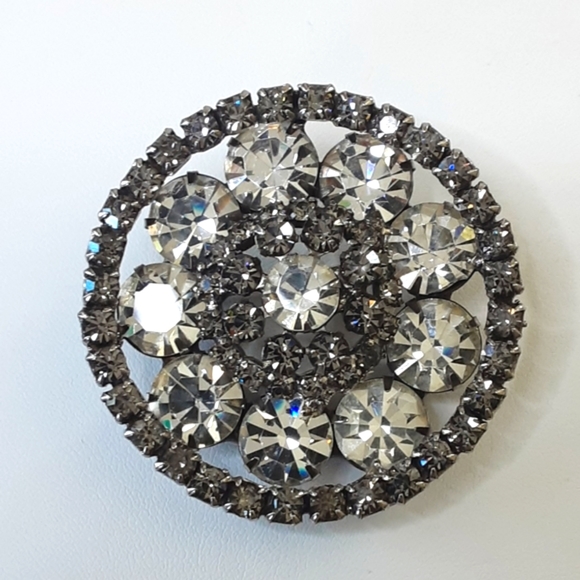 VTG KRAMER Sparkling 2-Tone Smokey Gray and Clear Rhinestone Silver Tone Brooch - Picture 4 of 6